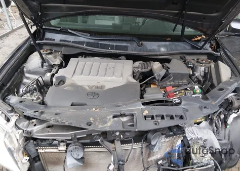 2014 Toyota Camry Xle V6 z USA, uszkodzony, nr VIN 4T1BK1FK2EU540902